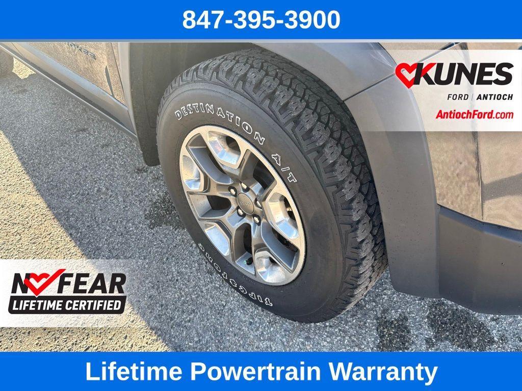 used 2019 Jeep Cherokee car, priced at $19,554