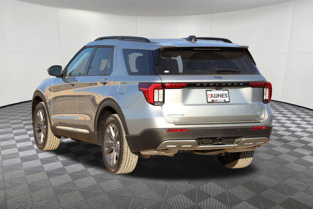 new 2025 Ford Explorer car, priced at $48,300