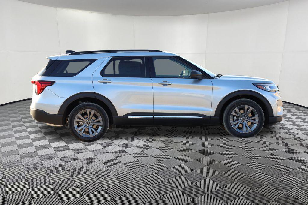 new 2025 Ford Explorer car, priced at $48,300