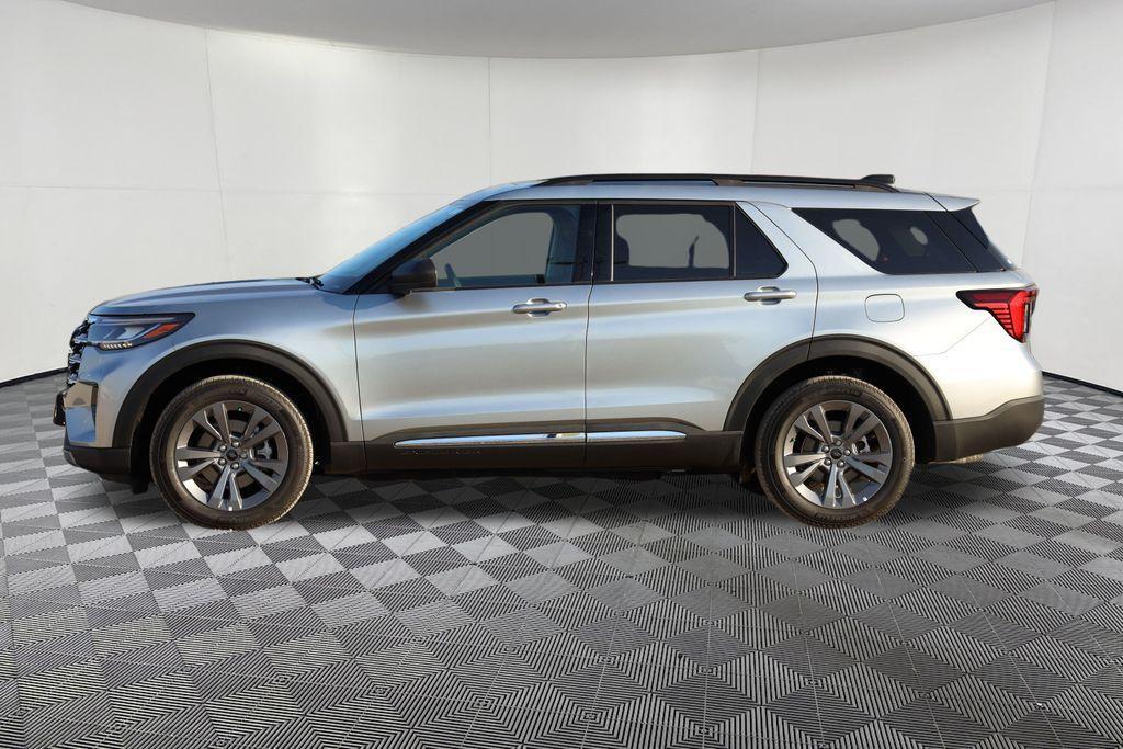 new 2025 Ford Explorer car, priced at $48,300