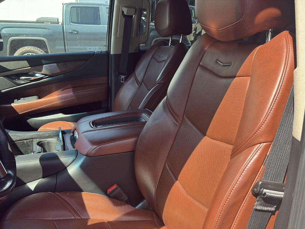 used 2019 Cadillac Escalade ESV car, priced at $33,980