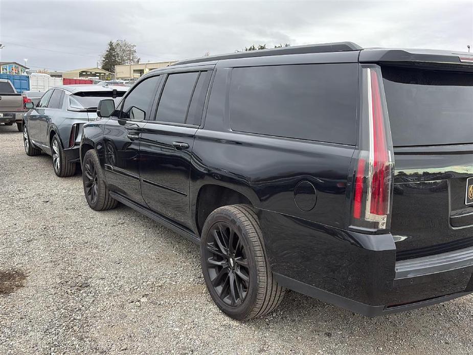 used 2020 Cadillac Escalade ESV car, priced at $35,980