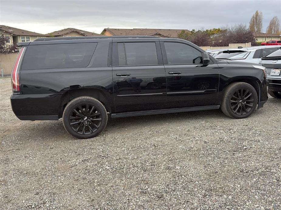 used 2020 Cadillac Escalade ESV car, priced at $35,980