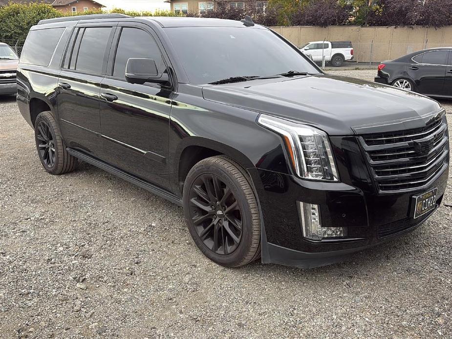 used 2020 Cadillac Escalade ESV car, priced at $35,980