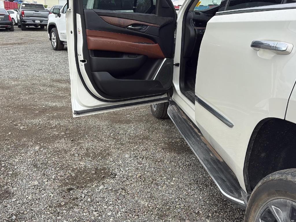 used 2015 Cadillac Escalade car, priced at $28,980