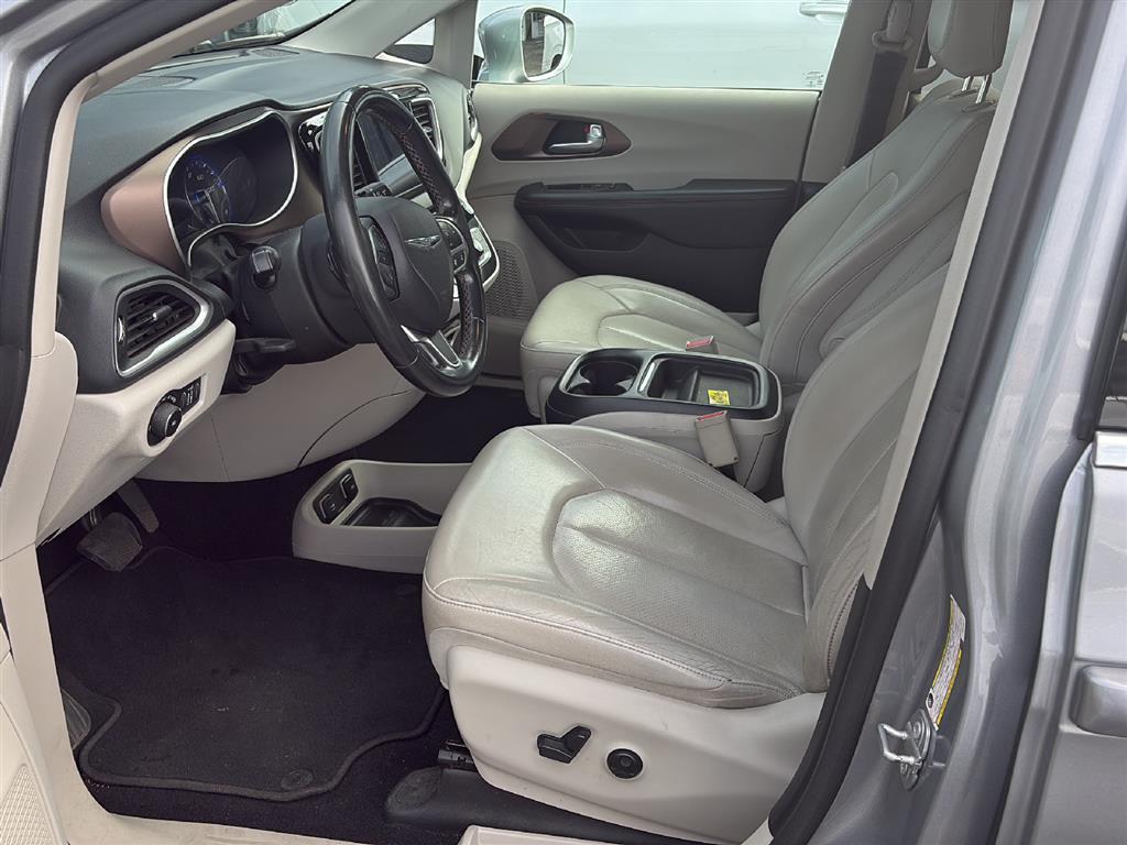 used 2018 Chrysler Pacifica car, priced at $15,980