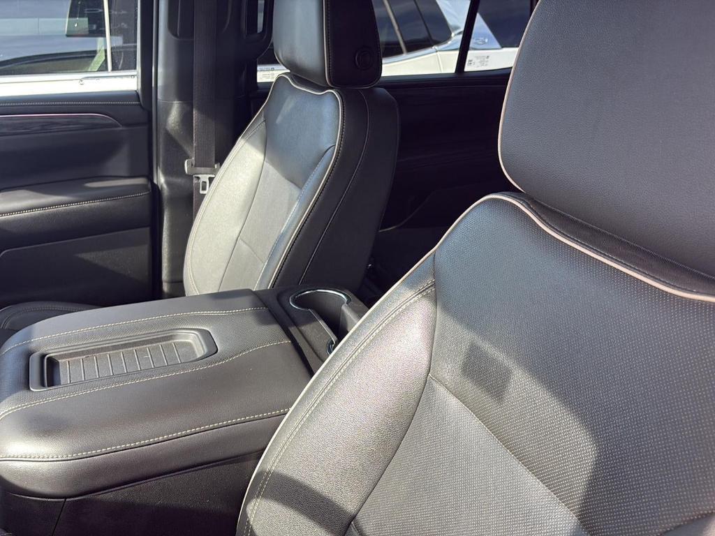 used 2022 GMC Yukon car, priced at $43,982