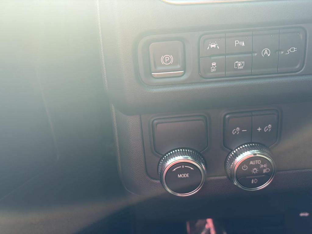 used 2022 GMC Yukon car, priced at $43,982