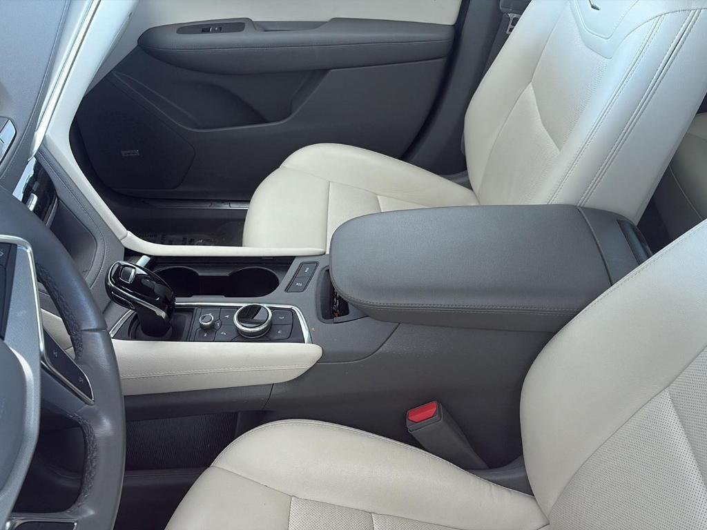 used 2021 Cadillac XT5 car, priced at $31,980