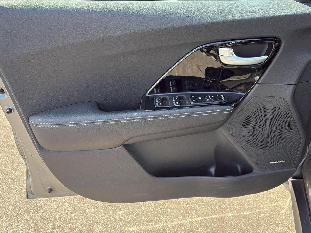 used 2022 Kia Niro EV car, priced at $17,980
