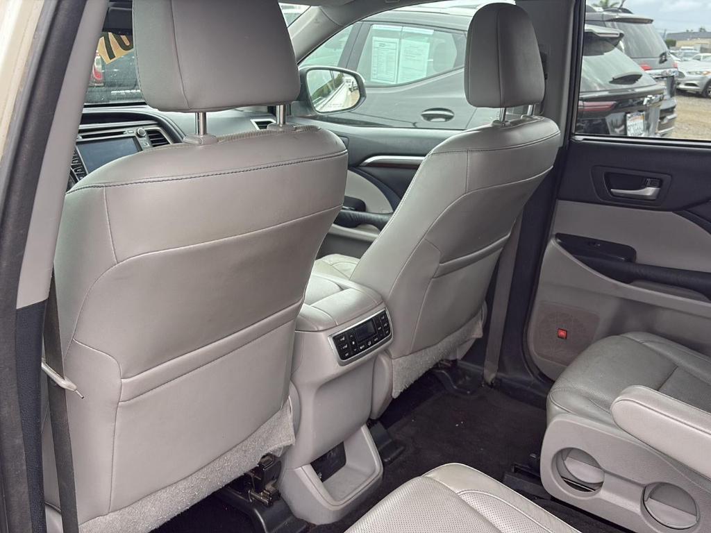 used 2015 Toyota Highlander Hybrid car, priced at $21,920
