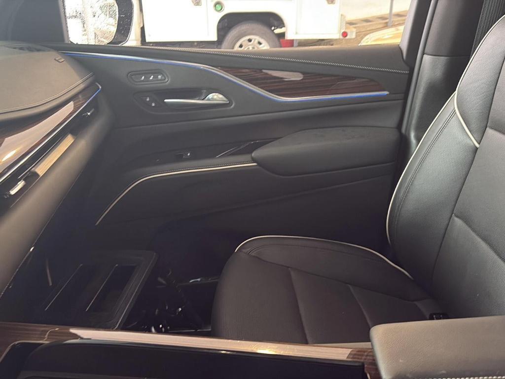 used 2022 Cadillac Escalade ESV car, priced at $54,980