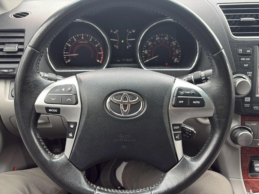 used 2012 Toyota Highlander car, priced at $12,680