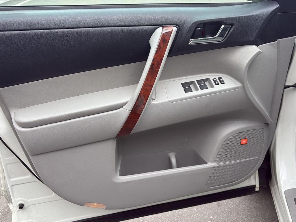 used 2012 Toyota Highlander car, priced at $12,680