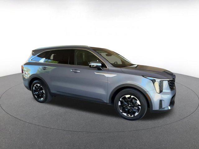 used 2024 Kia Sorento car, priced at $28,061