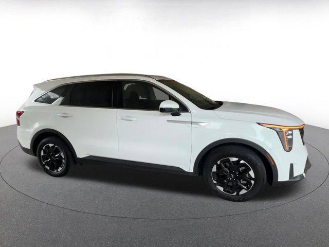 used 2024 Kia Sorento car, priced at $26,214