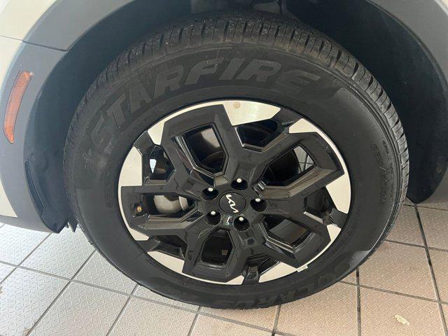 used 2024 Kia Sorento car, priced at $26,214