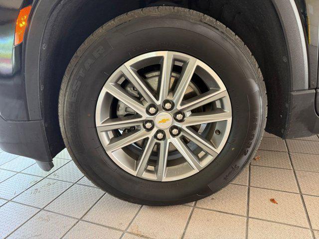 used 2023 Chevrolet Traverse car, priced at $27,110