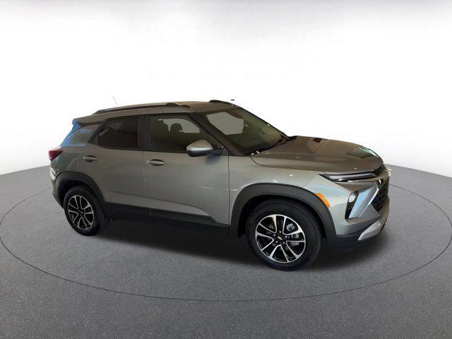 used 2025 Chevrolet TrailBlazer car, priced at $23,253