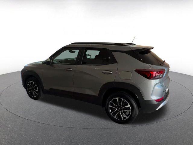 used 2025 Chevrolet TrailBlazer car, priced at $23,253