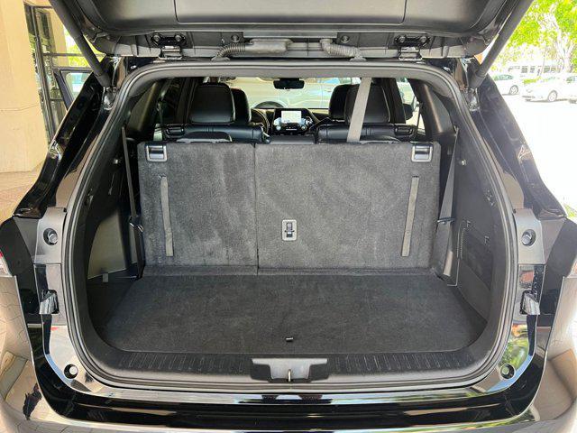 used 2024 Toyota Highlander car, priced at $46,790