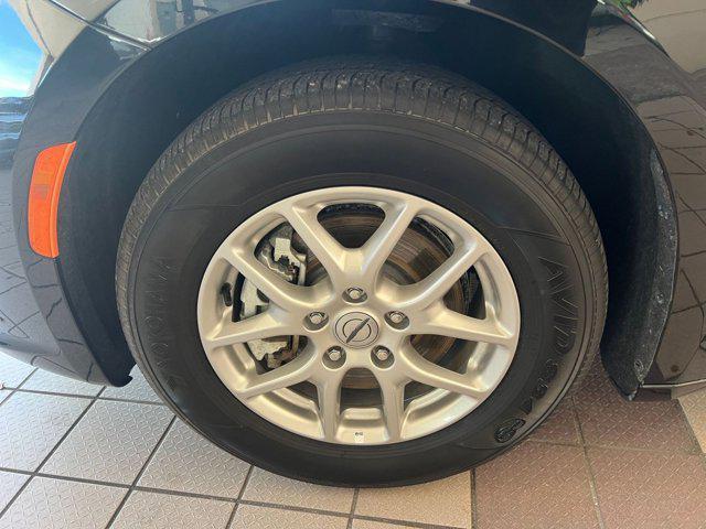 used 2024 Chrysler Pacifica car, priced at $30,294