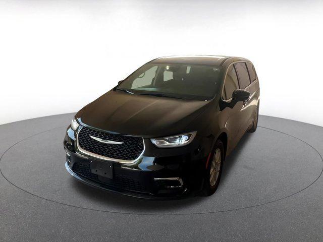 used 2024 Chrysler Pacifica car, priced at $30,294