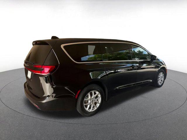 used 2024 Chrysler Pacifica car, priced at $30,294