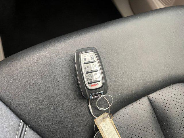 used 2024 Chrysler Pacifica car, priced at $30,294