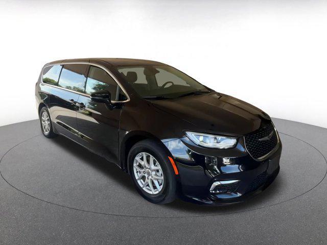 used 2024 Chrysler Pacifica car, priced at $30,294
