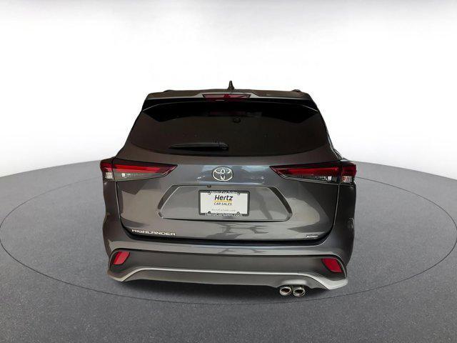 used 2024 Toyota Highlander car, priced at $42,009
