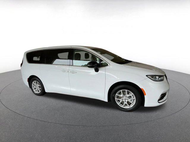 used 2024 Chrysler Pacifica car, priced at $30,600