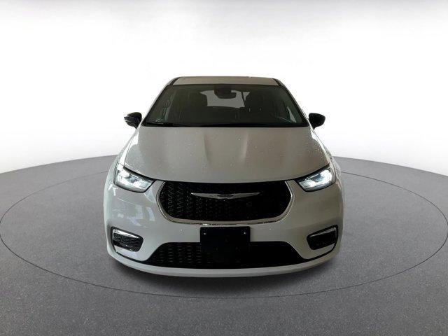 used 2024 Chrysler Pacifica car, priced at $30,600