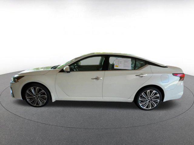 used 2023 Nissan Altima car, priced at $22,617