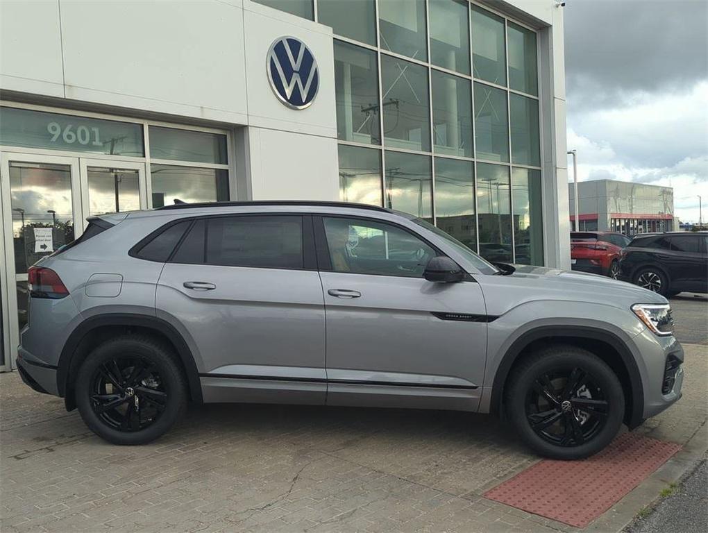 new 2026 Volkswagen Atlas Cross Sport car, priced at $52,871