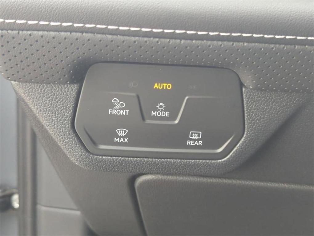 new 2025 Volkswagen Atlas car, priced at $45,607