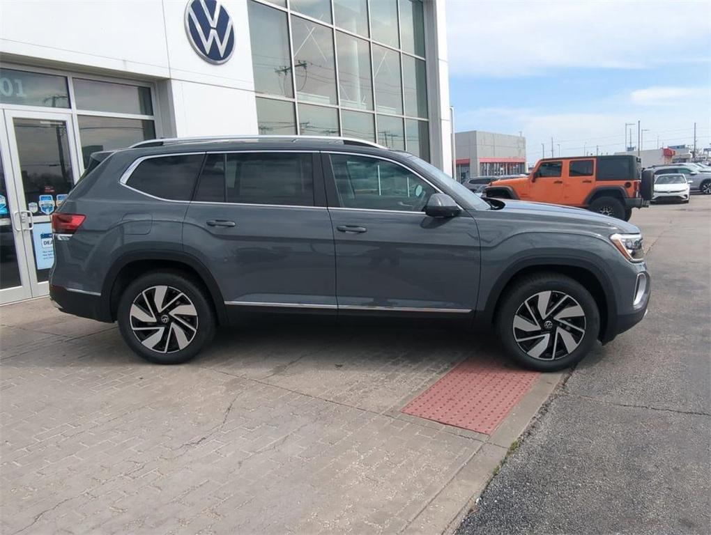 new 2025 Volkswagen Atlas car, priced at $45,607