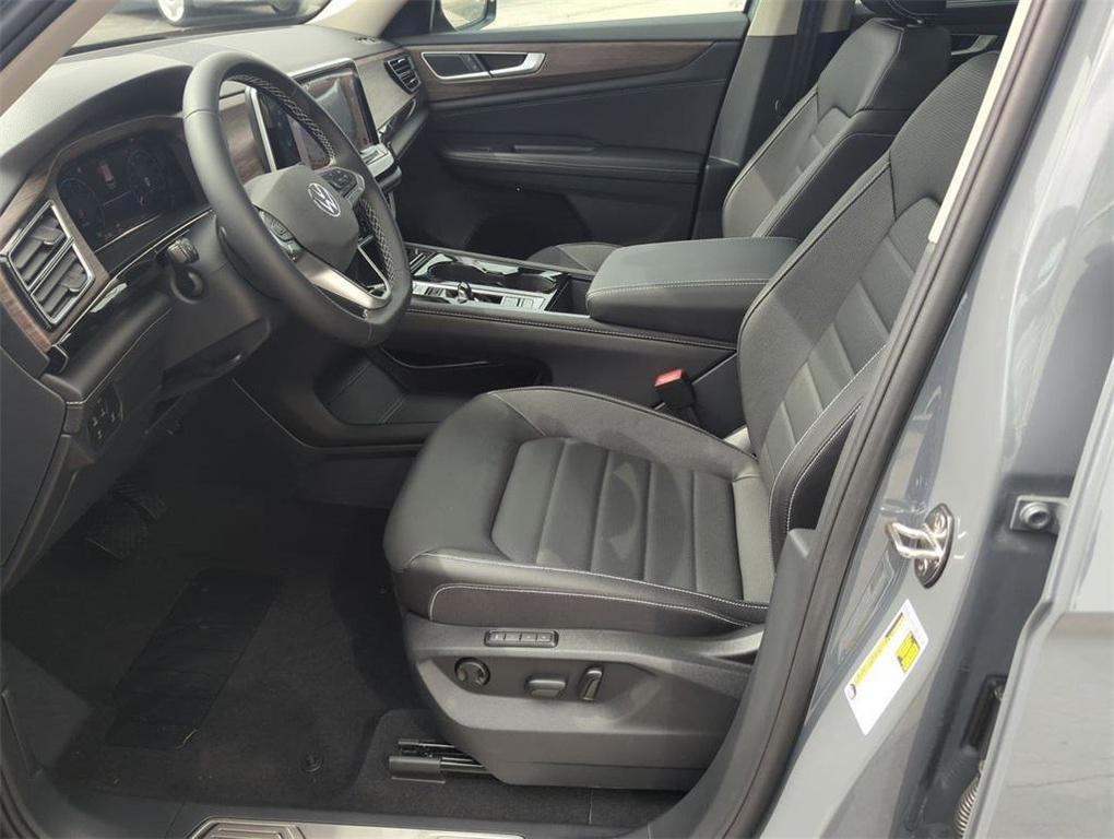 new 2025 Volkswagen Atlas car, priced at $45,607
