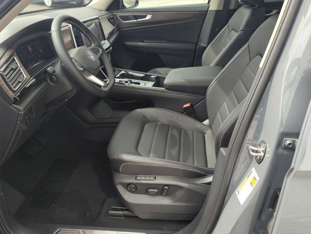 new 2025 Volkswagen Atlas car, priced at $47,607