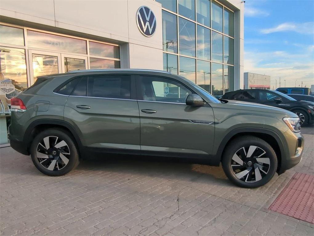 new 2026 Volkswagen Atlas Cross Sport car, priced at $47,394