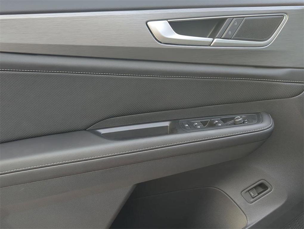 new 2026 Volkswagen Atlas Cross Sport car, priced at $47,394