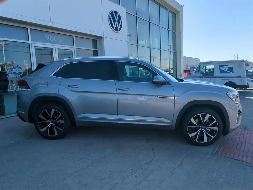 new 2025 Volkswagen Atlas Cross Sport car, priced at $48,935