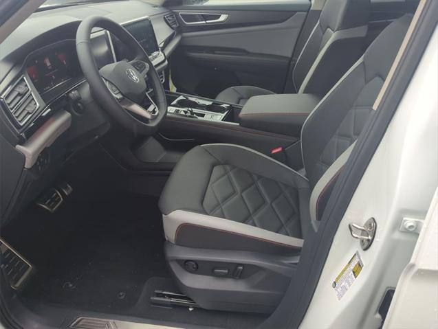 new 2025 Volkswagen Atlas car, priced at $46,002