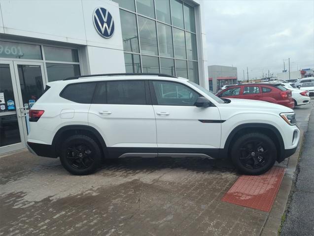 new 2025 Volkswagen Atlas car, priced at $46,002
