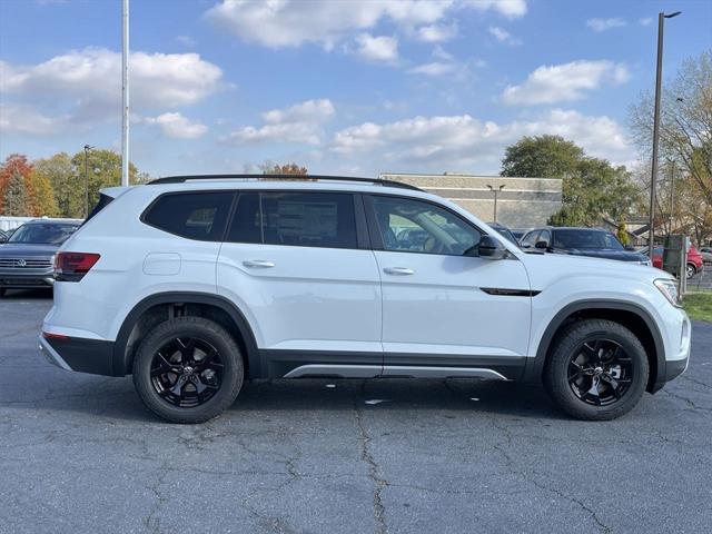 new 2025 Volkswagen Atlas car, priced at $48,002