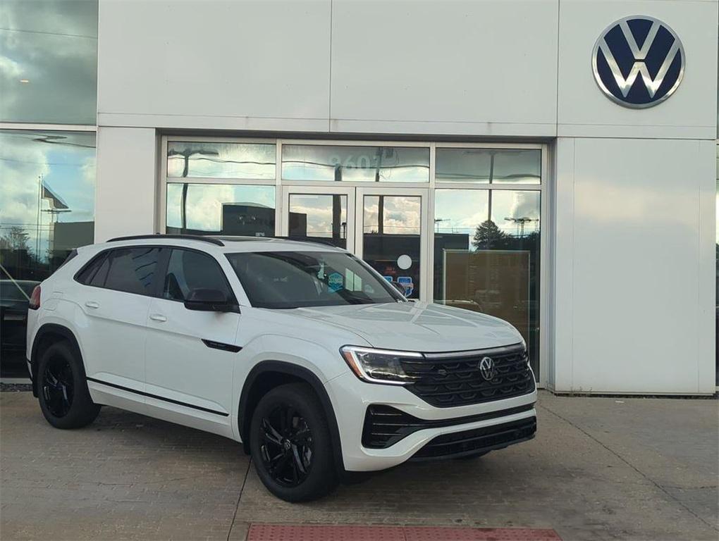 new 2026 Volkswagen Atlas Cross Sport car, priced at $53,326
