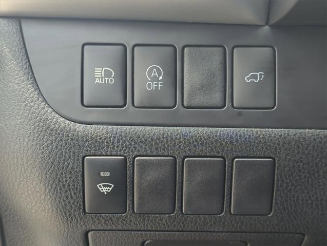 used 2019 Toyota Highlander car, priced at $19,250