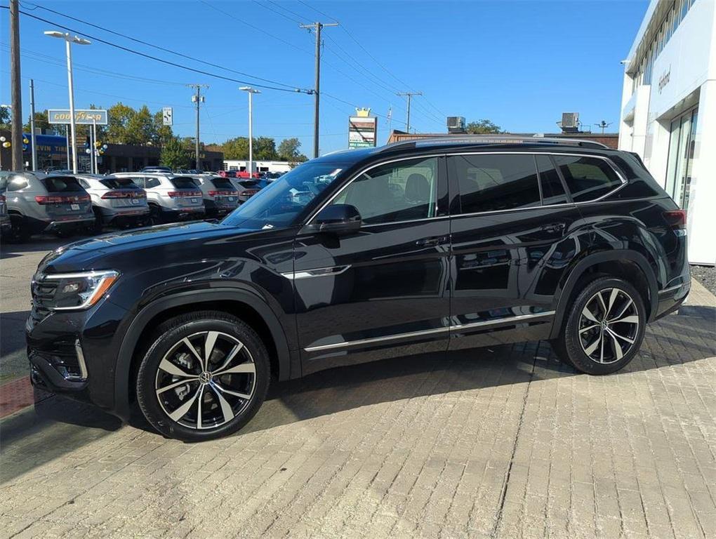 used 2025 Volkswagen Atlas car, priced at $43,300