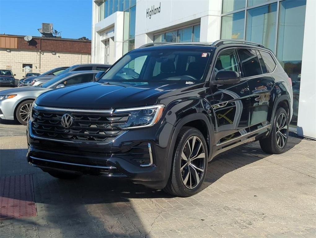 used 2025 Volkswagen Atlas car, priced at $43,300