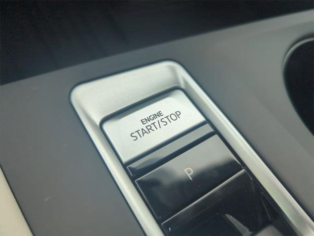 new 2025 Volkswagen Atlas car, priced at $39,006